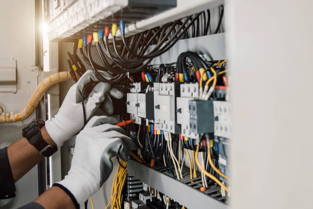 Best Affordable Emergency Electrician  in Oskaloosa, IA